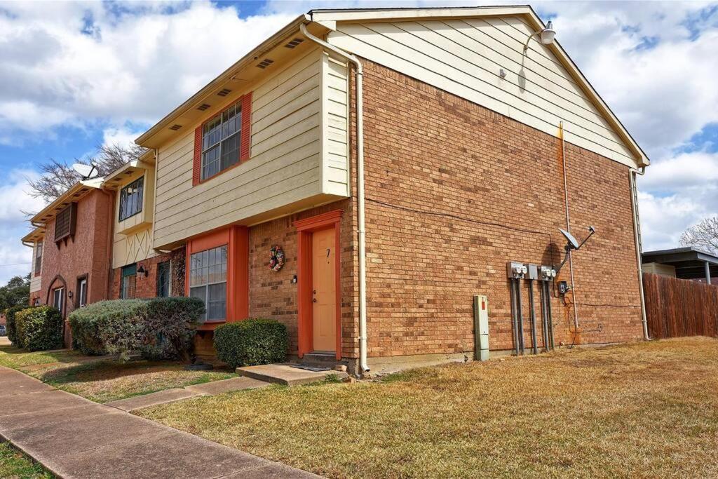 Mpressive Hideaway! Villa Grand Prairie Exterior foto